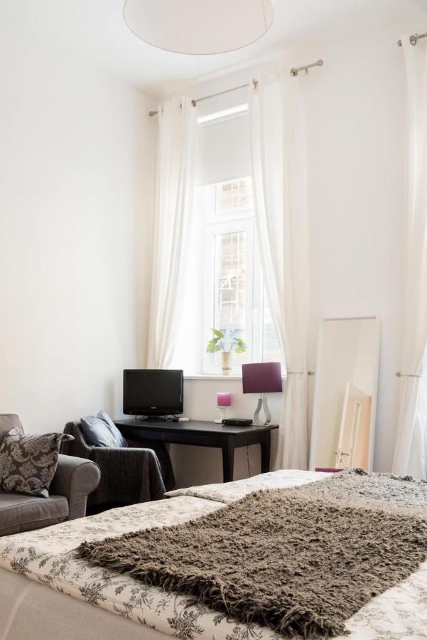 וינה Luxurious And Spacious 5 Min Walk To City Center, 1-2 מראה חיצוני תמונה